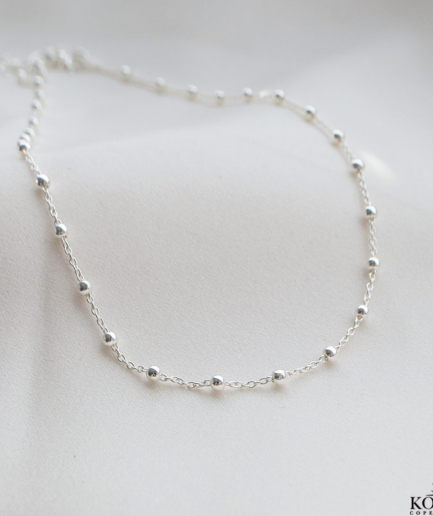 "Ellie" sølvhalskæde / choker med sølv kugler