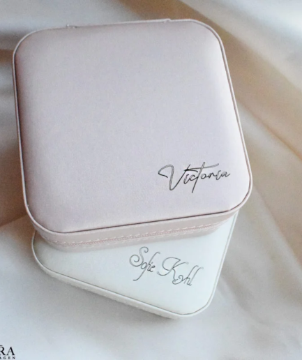 "Love Story" dit personlige smykkeskrin "PEARLWHITE"