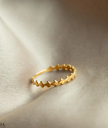 "Elfie" enkel guld ring med blade