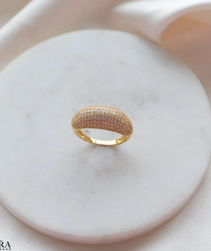 "Domino" pavé dome ring i 18k forgyldt sterling sølv med zirkonia